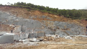 Mỏ đá - Đá ốp Lát Quốc Thảo - Công Ty TNHH Thương Mại Tổng Hợp Quốc Thảo